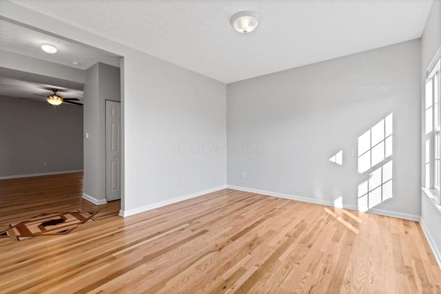 5652 Platinum Drive, Grove City, OH 43123