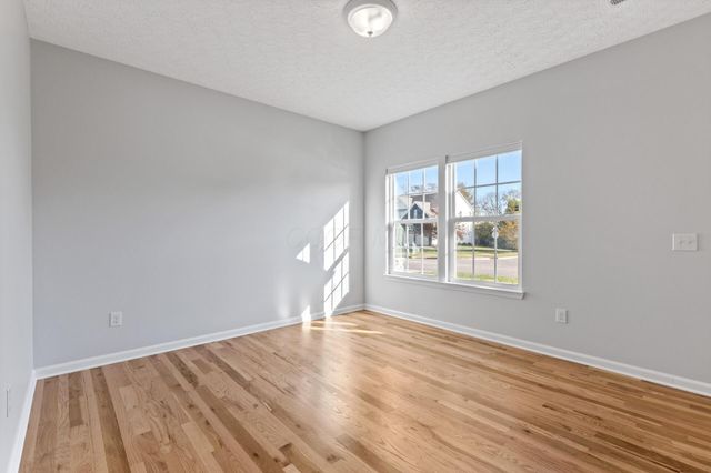 5652 Platinum Drive, Grove City, OH 43123