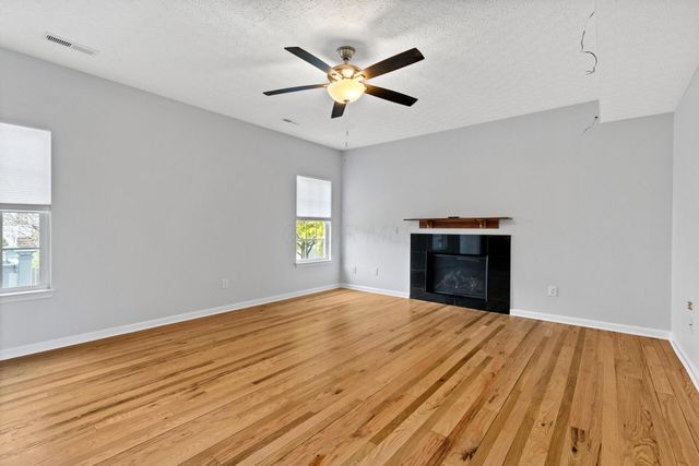 5652 Platinum Drive, Grove City, OH 43123