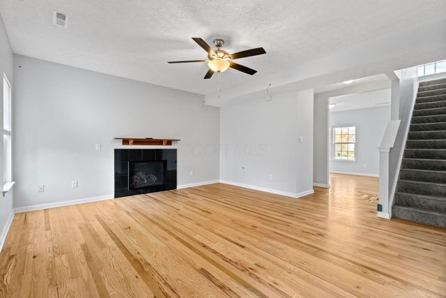 5652 Platinum Drive, Grove City, OH 43123