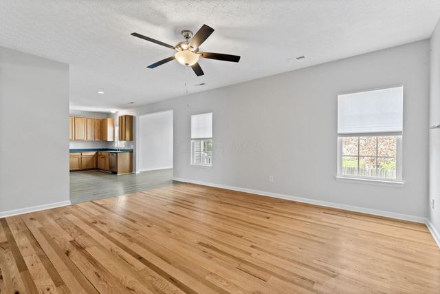 5652 Platinum Drive, Grove City, OH 43123