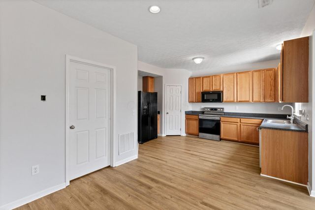 5652 Platinum Drive, Grove City, OH 43123