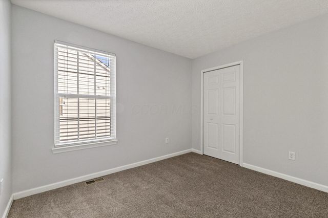 5652 Platinum Drive, Grove City, OH 43123