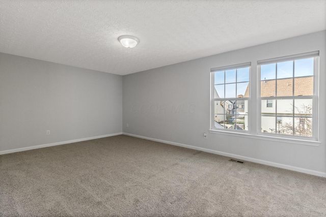 5652 Platinum Drive, Grove City, OH 43123