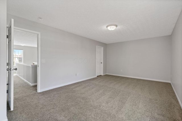 5652 Platinum Drive, Grove City, OH 43123