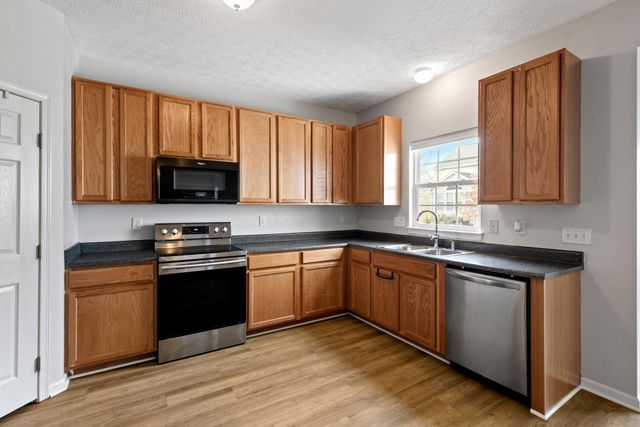 5652 Platinum Drive, Grove City, OH 43123