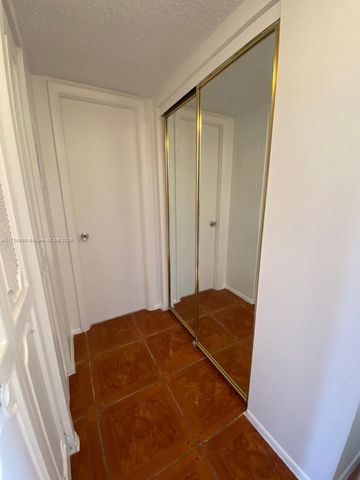 15600 NW 7th Ave 520, Miami, FL 33169