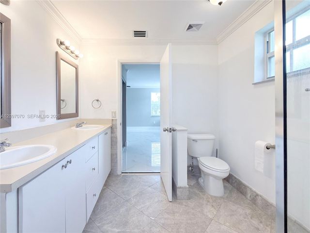 199 NW 152nd Avenue, Pembroke Pines, FL 33028