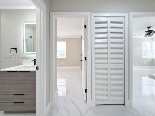 199 NW 152nd Avenue, Pembroke Pines, FL 33028