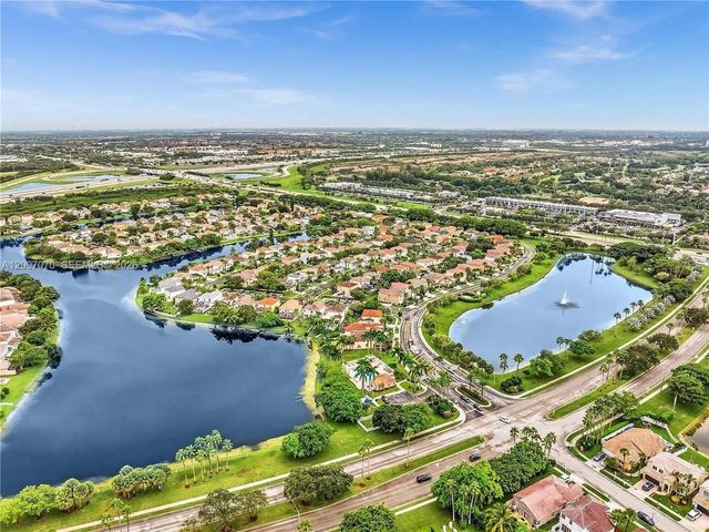 199 NW 152nd Avenue, Pembroke Pines, FL 33028