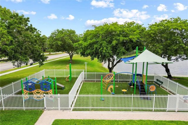 199 NW 152nd Avenue, Pembroke Pines, FL 33028