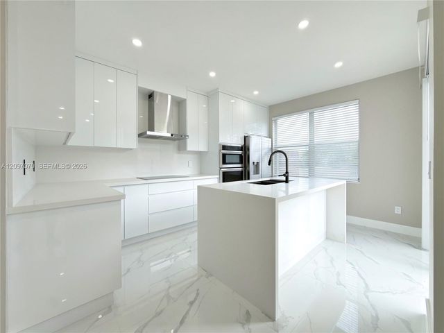 199 NW 152nd Avenue, Pembroke Pines, FL 33028