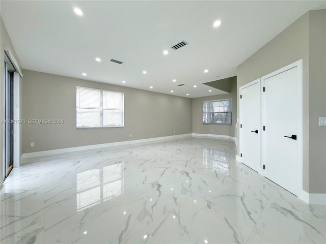 199 NW 152nd Avenue, Pembroke Pines, FL 33028