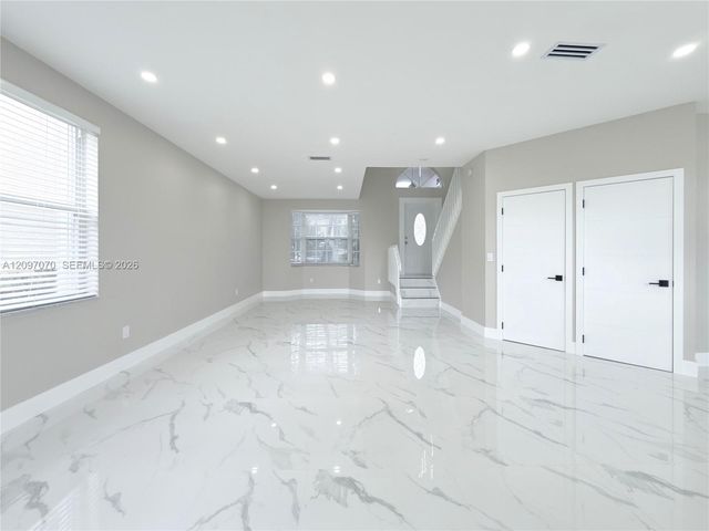 199 NW 152nd Avenue, Pembroke Pines, FL 33028