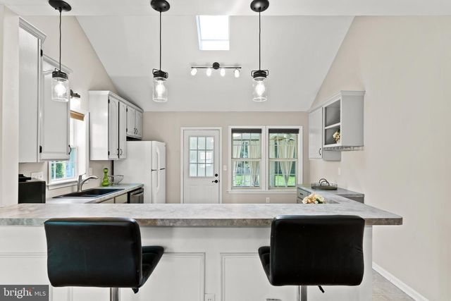 4134 NANTUCKET DR, Mechanicsburg, PA 17050