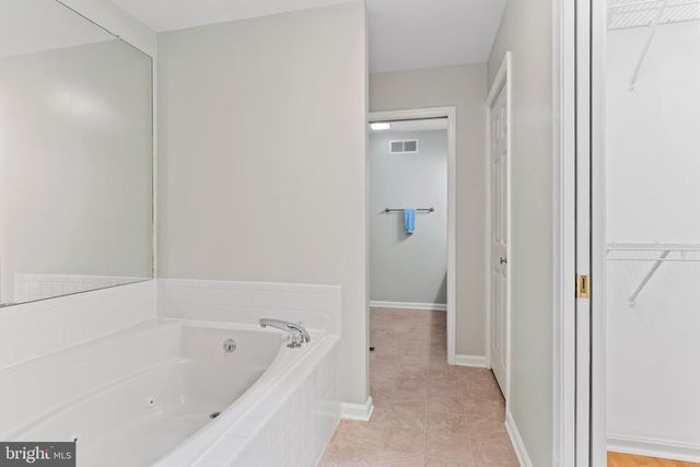 4134 NANTUCKET DR, Mechanicsburg, PA 17050