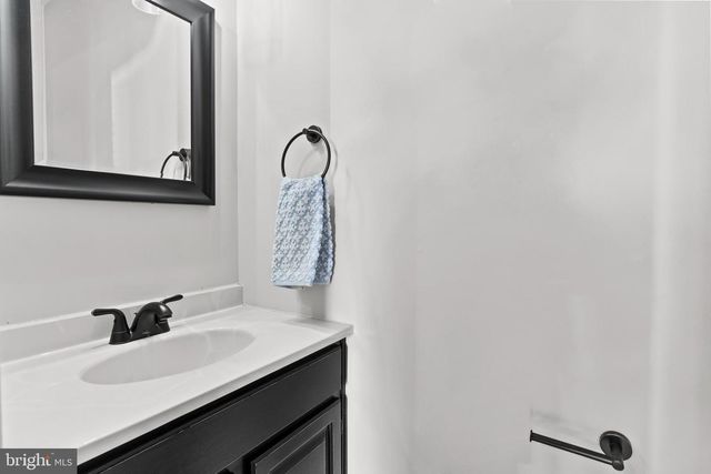 4134 NANTUCKET DR, Mechanicsburg, PA 17050