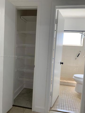 1990 NE 181st St, North Miami Beach, FL 33162