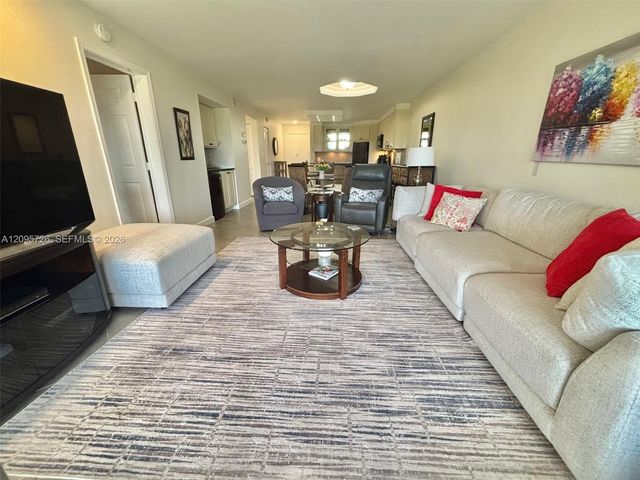 3920 Inverrary Boulevard 607C, Lauderhill, FL 33319