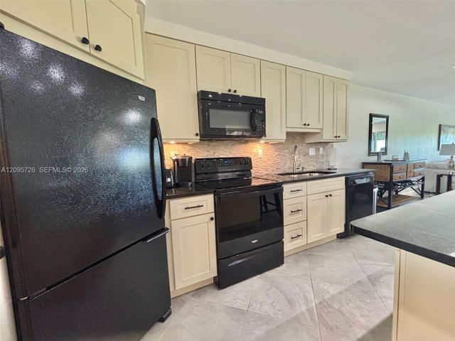 3920 Inverrary Boulevard 607C, Lauderhill, FL 33319
