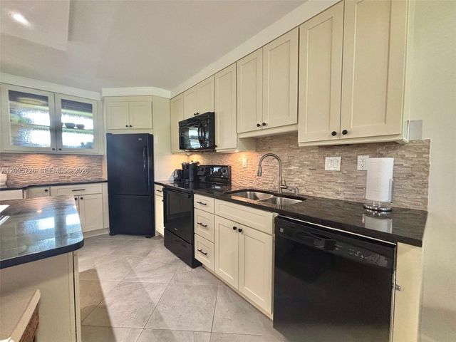 3920 Inverrary Boulevard 607C, Lauderhill, FL 33319