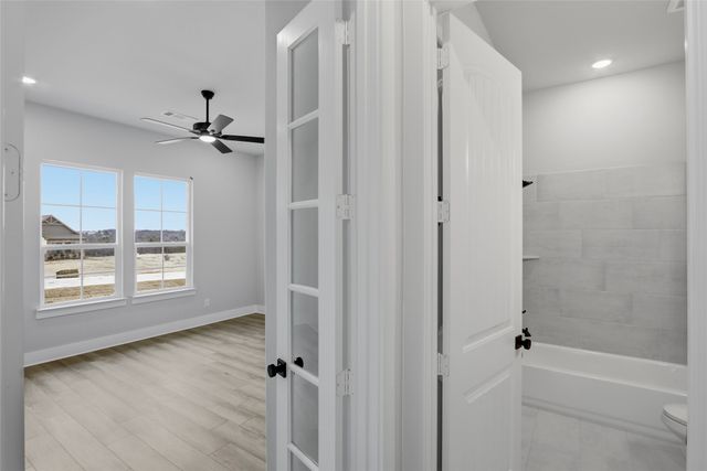 812 Valley Ridge Road, Van Alstyne, TX 75495