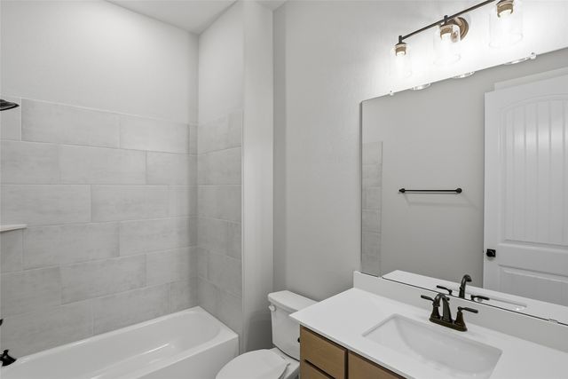 812 Valley Ridge Road, Van Alstyne, TX 75495