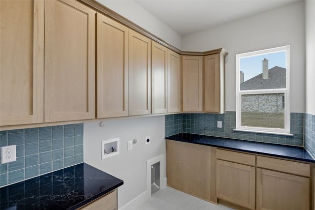 812 Valley Ridge Road, Van Alstyne, TX 75495