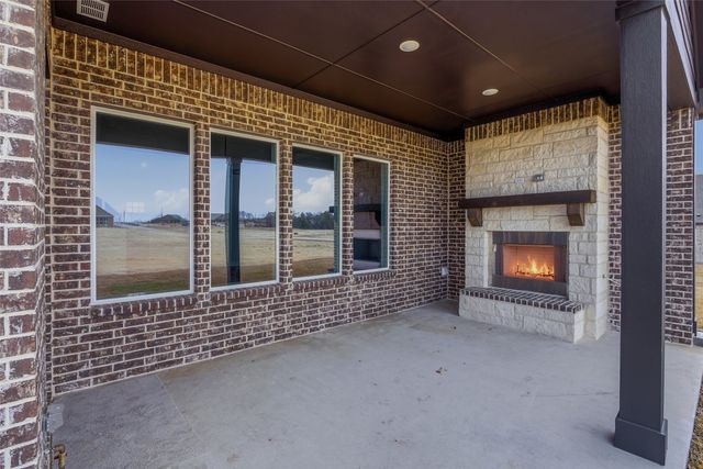 812 Valley Ridge Road, Van Alstyne, TX 75495