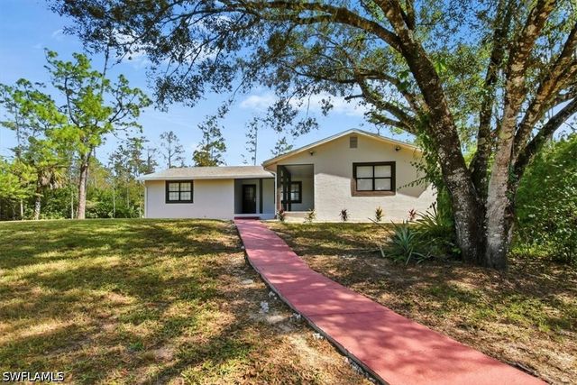 360 Desoto BLVD S, Naples, FL 34117