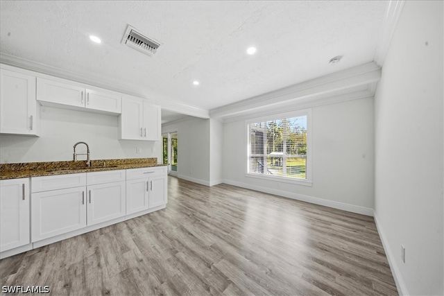 360 Desoto BLVD S, Naples, FL 34117