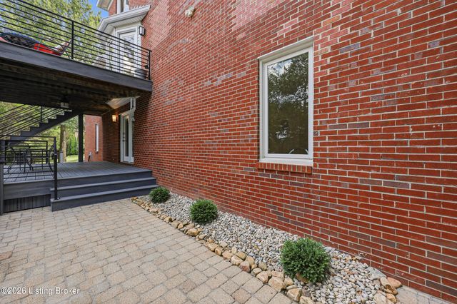 368 Ashford Dr, Mt Washington, KY 40047