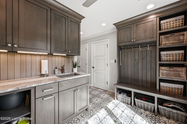 368 Ashford Dr, Mt Washington, KY 40047