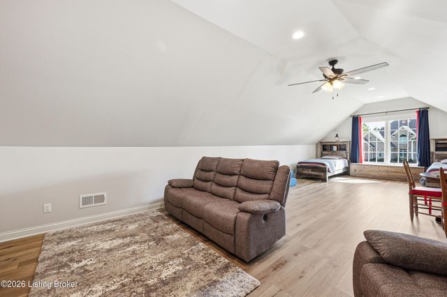 368 Ashford Dr, Mt Washington, KY 40047