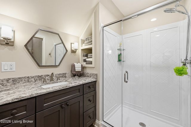 368 Ashford Dr, Mt Washington, KY 40047