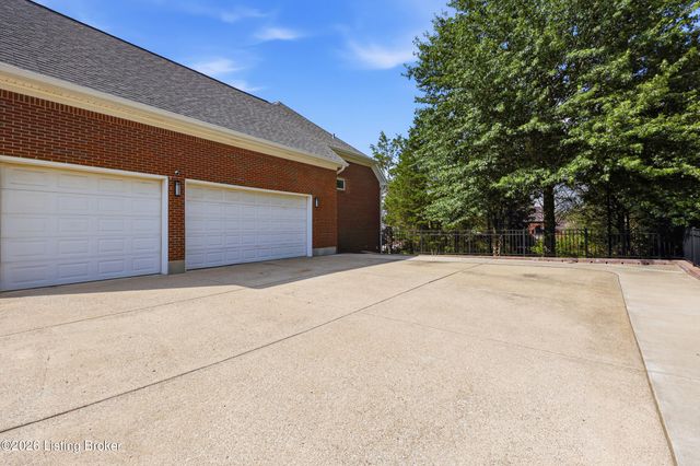 368 Ashford Dr, Mt Washington, KY 40047