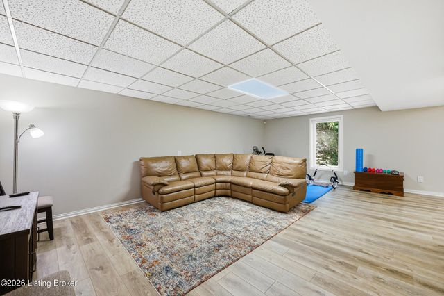 368 Ashford Dr, Mt Washington, KY 40047