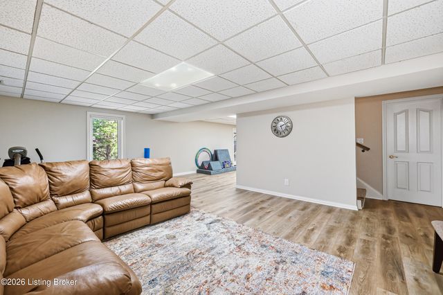 368 Ashford Dr, Mt Washington, KY 40047