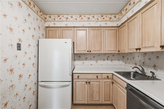 2160 GREENTREE ROAD 705W, Scott Twp, PA 15220