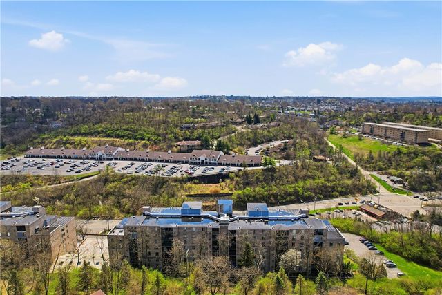 2160 GREENTREE ROAD 705W, Scott Twp, PA 15220
