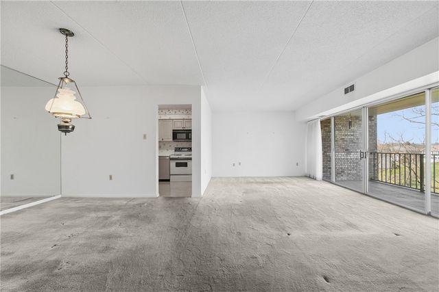 2160 GREENTREE ROAD 705W, Scott Twp, PA 15220