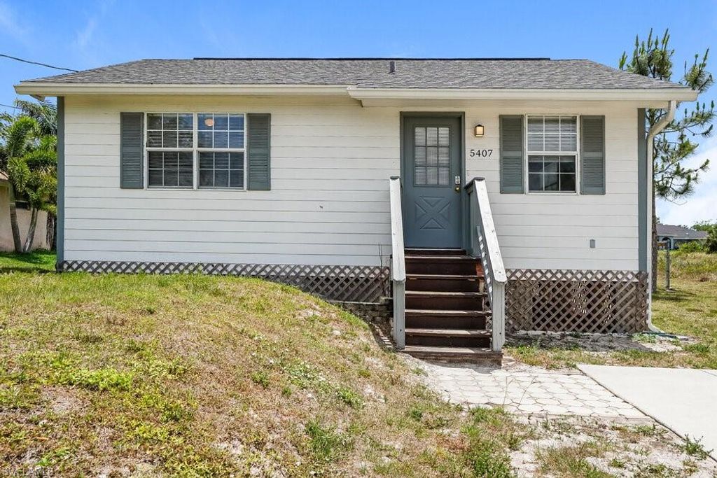 5407 3rd ST W, Lehigh Acres, FL 33971