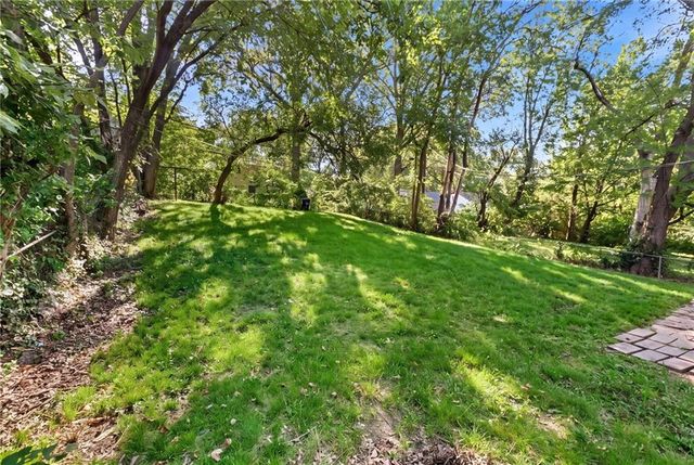7405 Park Avenue, Kansas City, MO 64132