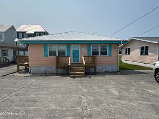 324 N Topsail Drive, Surf City, NC 28445