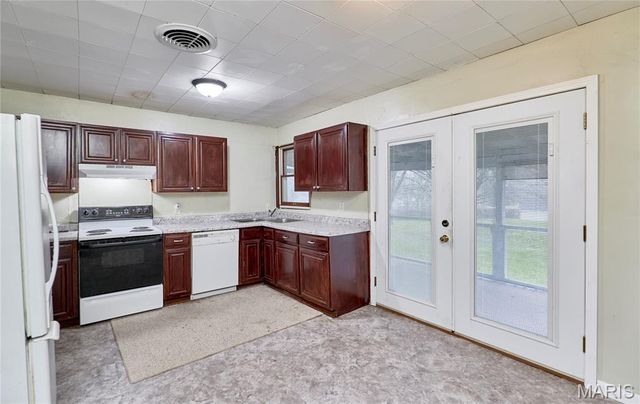 120 Highview Drive, Ballwin, MO 63011