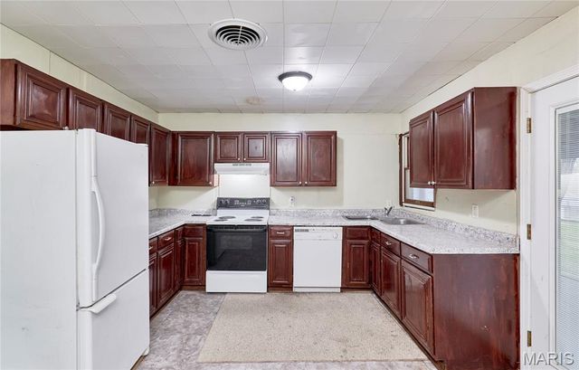 120 Highview Drive, Ballwin, MO 63011