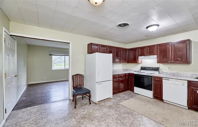 120 Highview Drive, Ballwin, MO 63011