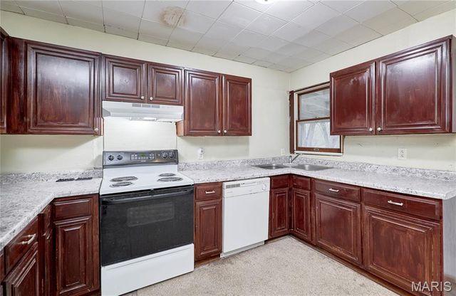 120 Highview Drive, Ballwin, MO 63011