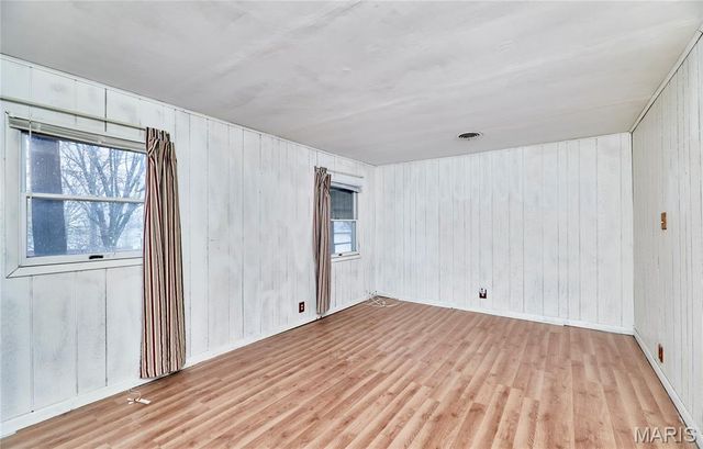 120 Highview Drive, Ballwin, MO 63011