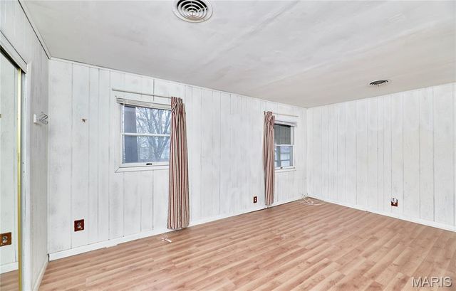 120 Highview Drive, Ballwin, MO 63011